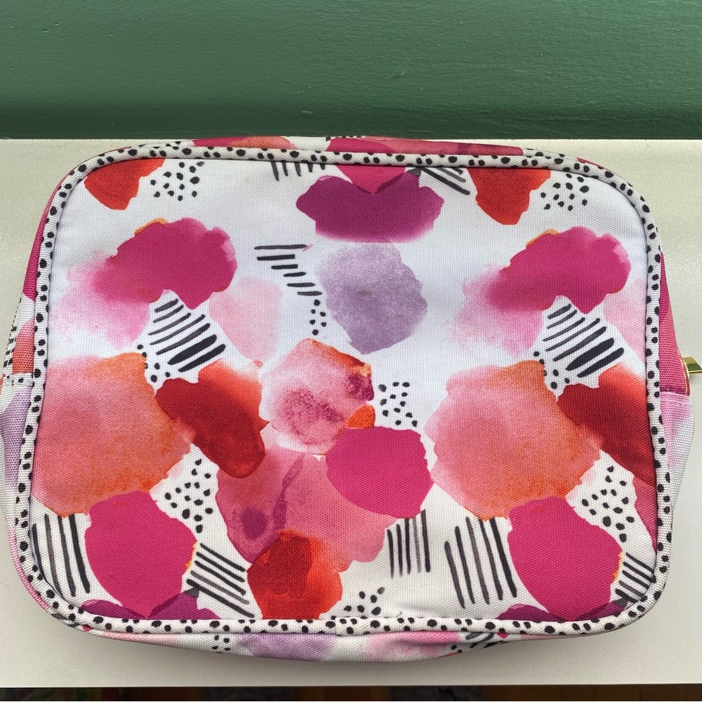 Cosmetic bag